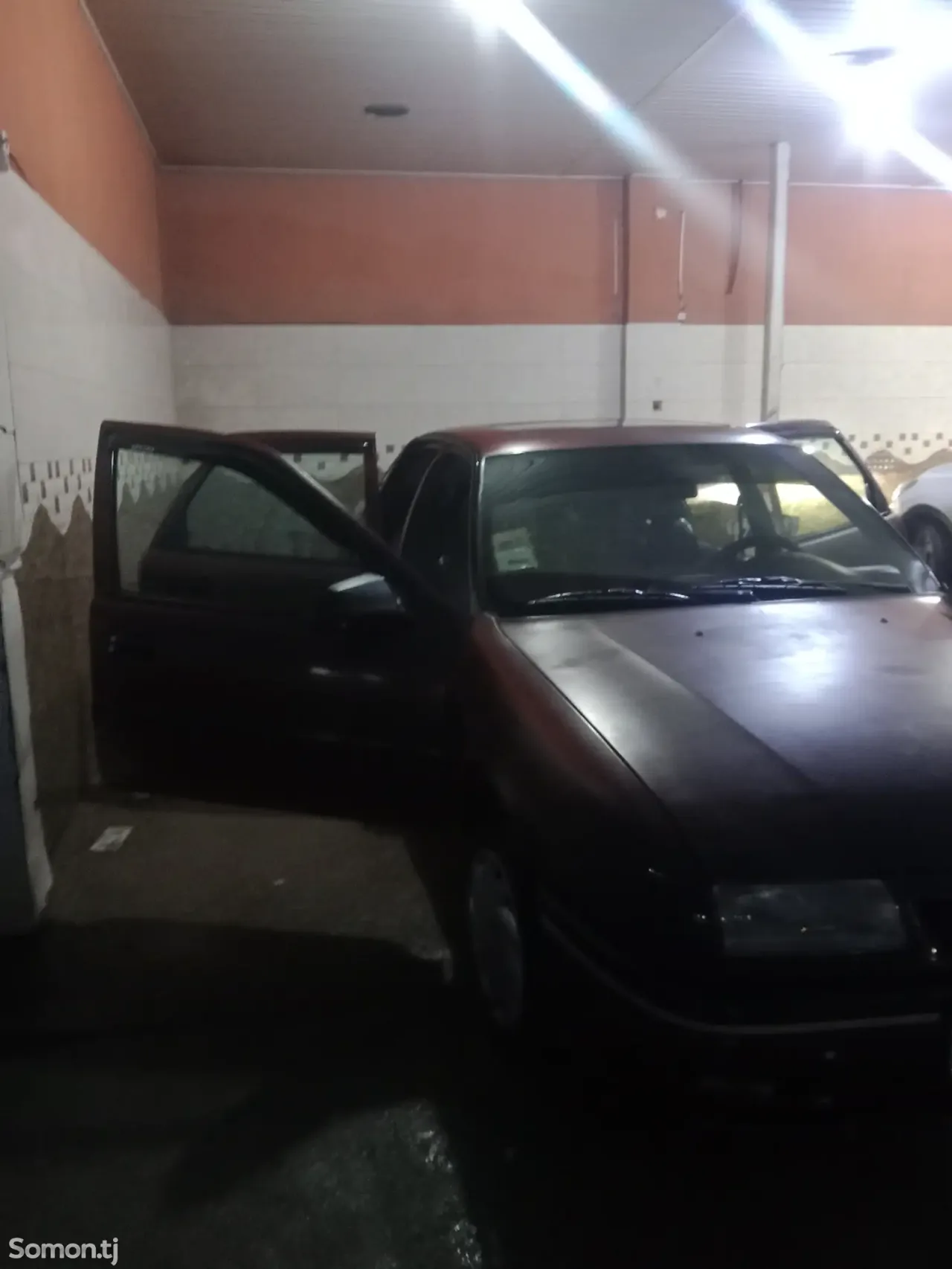 Opel Vectra A 1994 · 1.6 MT