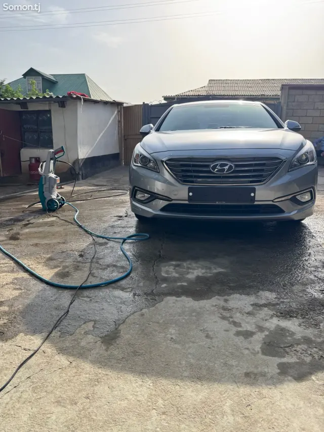 Hyundai Sonata 2015 · 2.0 AT