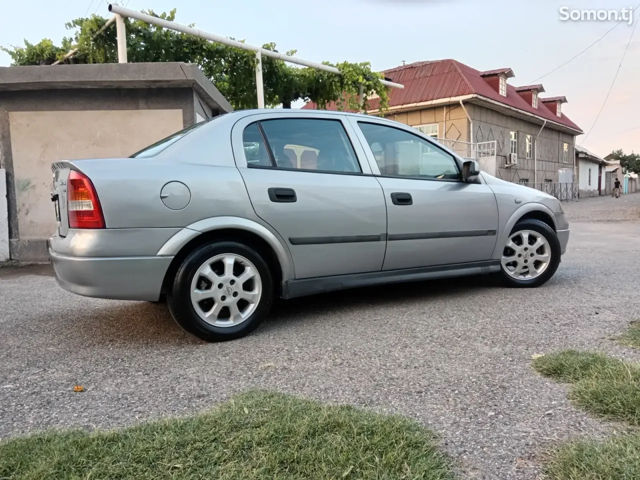 Opel Astra G 2001 · 1.6 MT