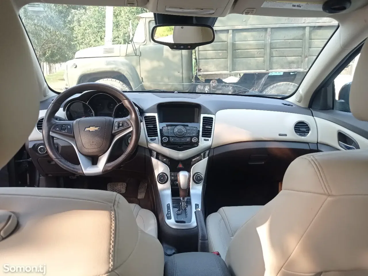 Chevrolet Cruze 2015 · 1.4 AT