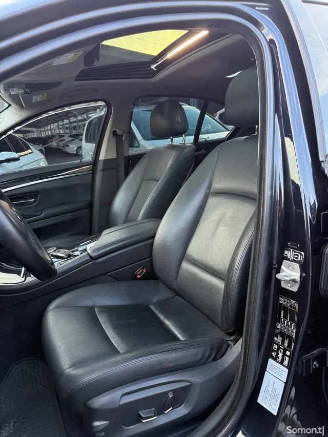 BMW 5 series 2015 · 3.0 AT