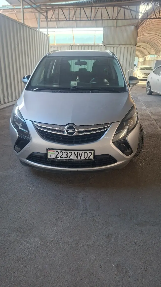 Opel Zafira 2014 · 1.6 MT