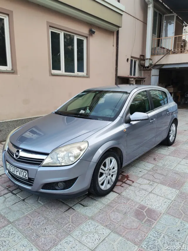 Opel Astra H 2007 · 1.6 MT