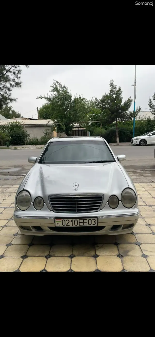 Mercedes-Benz E class 2001 · 3.2 AT