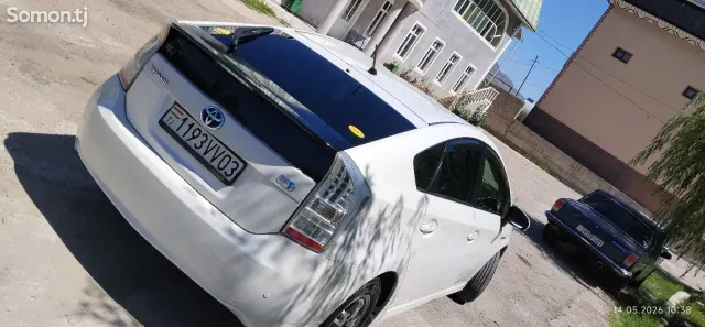 Toyota Prius 2010 · 1.8 AT