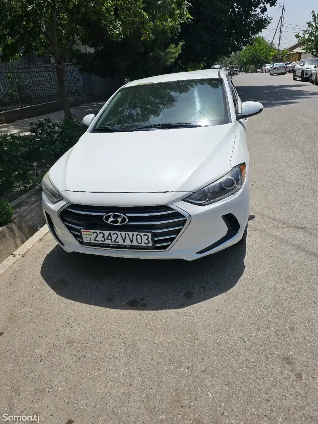 Hyundai Elantra 2017 · 2.0 AT