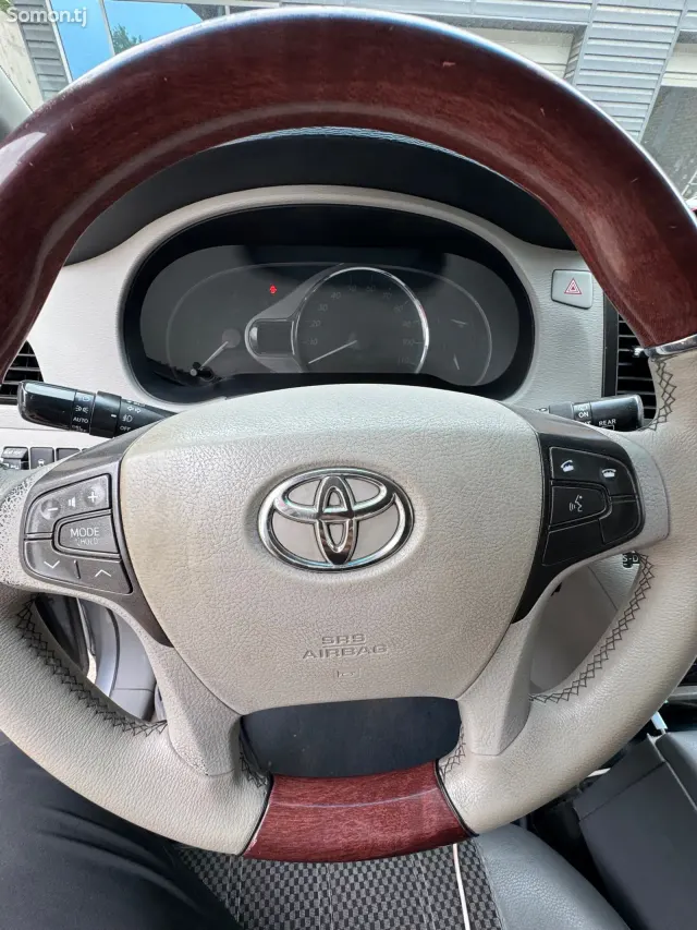 Toyota Sienna 2014 · 3.5 AT