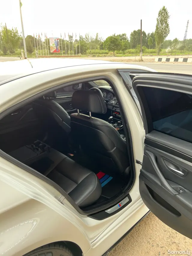 BMW M5 2014 · 4.4 AT
