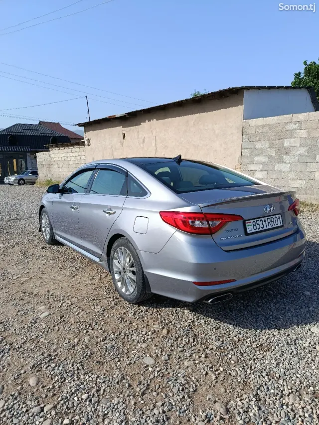 Hyundai Sonata 2014 · 2.4 AT
