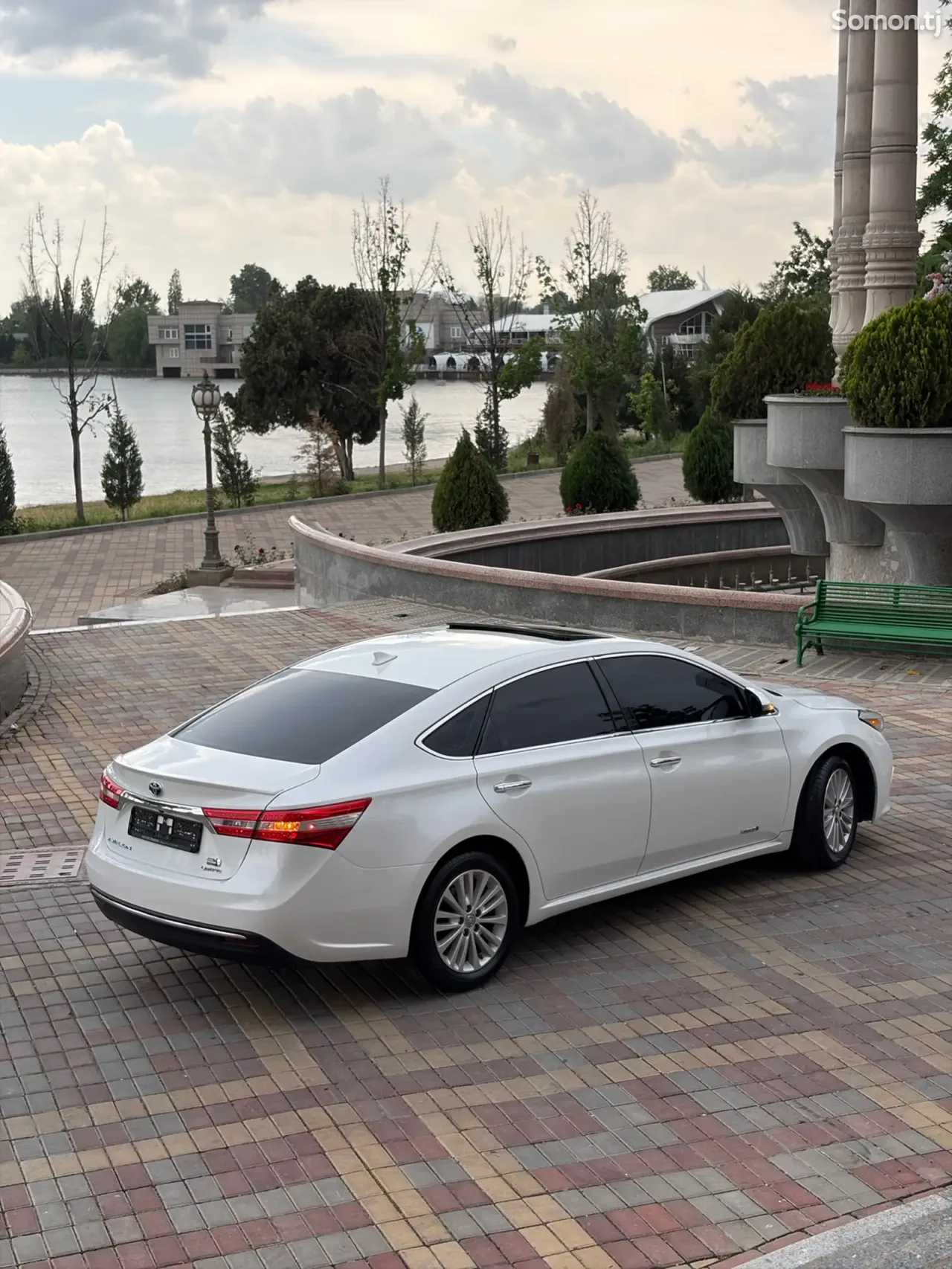 Toyota Avalon 2016 · 2.5 AT