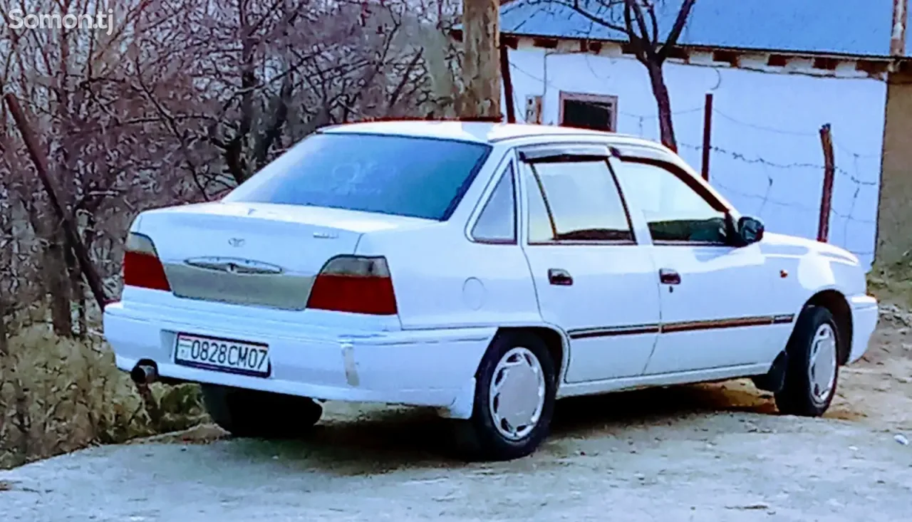 Daewoo Nexia 1995 · 1.6 MT