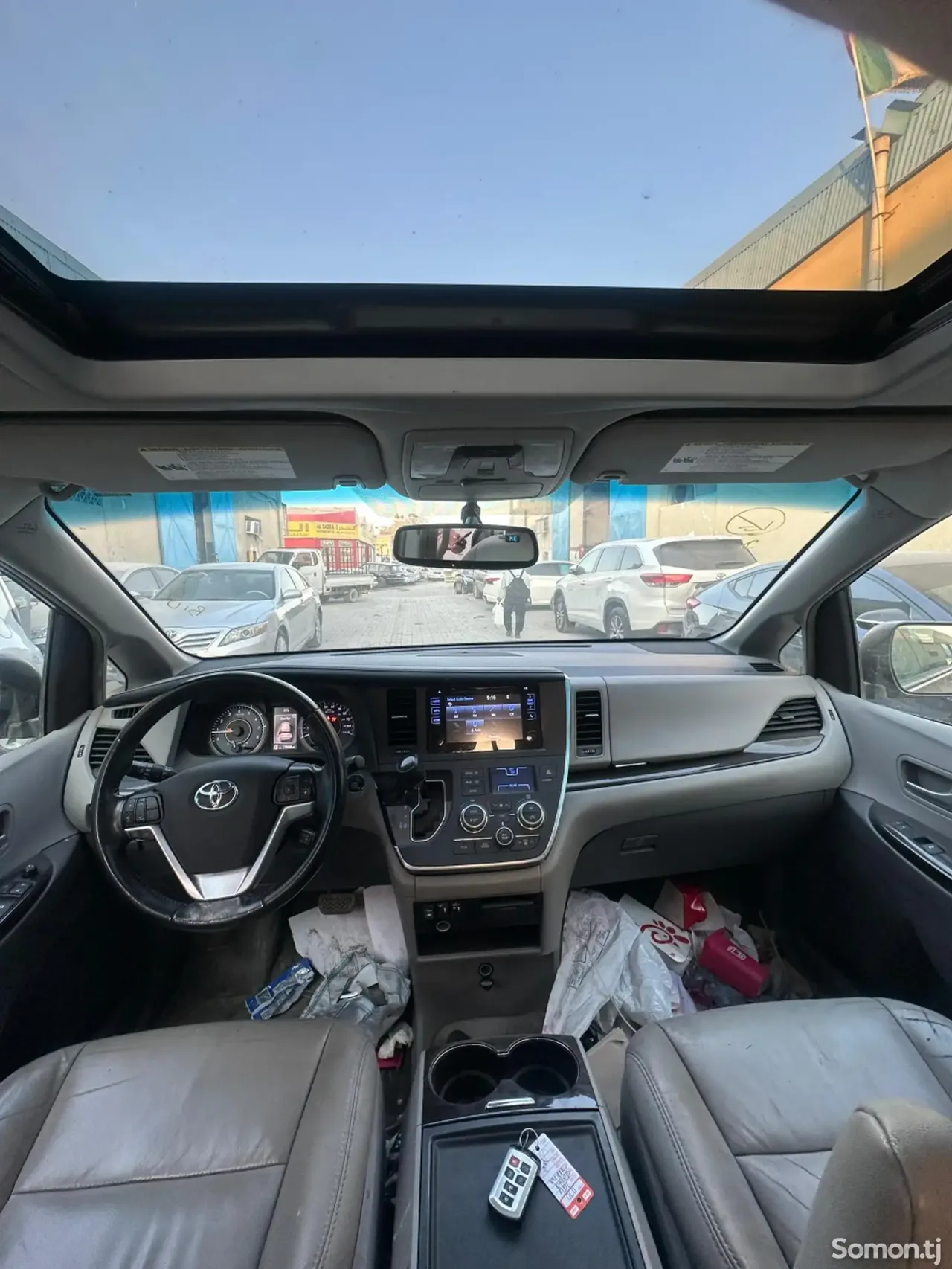 Toyota Sienna 2015 · 3.5 AT