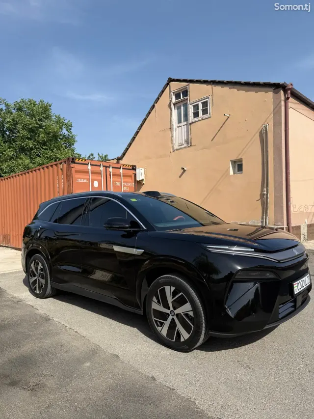 BYD Tang 2025 · AT