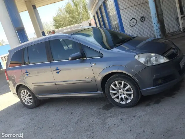 Opel Zafira 2008 · 1.8 MT