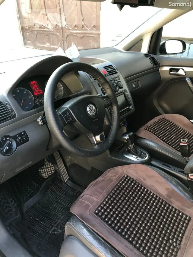 Volkswagen Touran 2007 · 2.0 AT