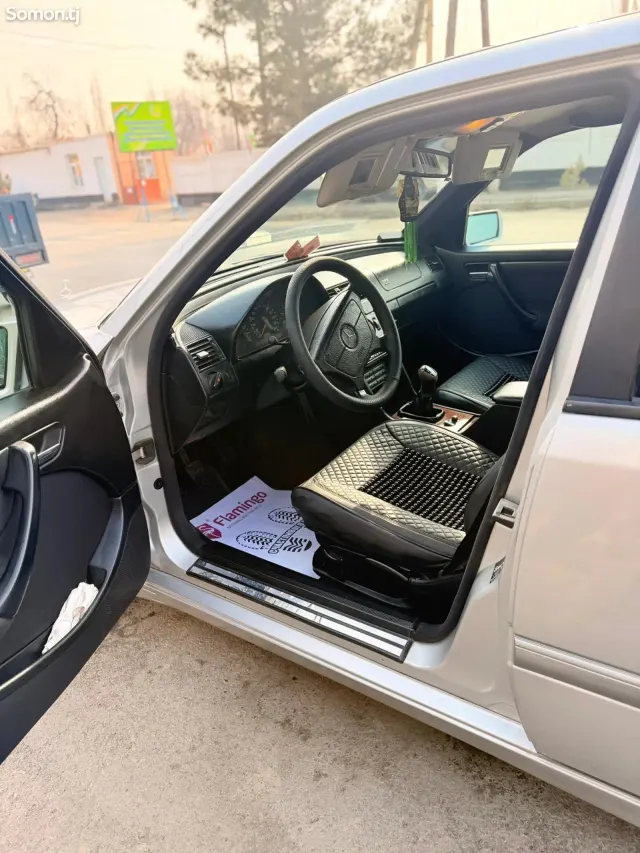 Mercedes-Benz C class 2000 · 1.8 MT
