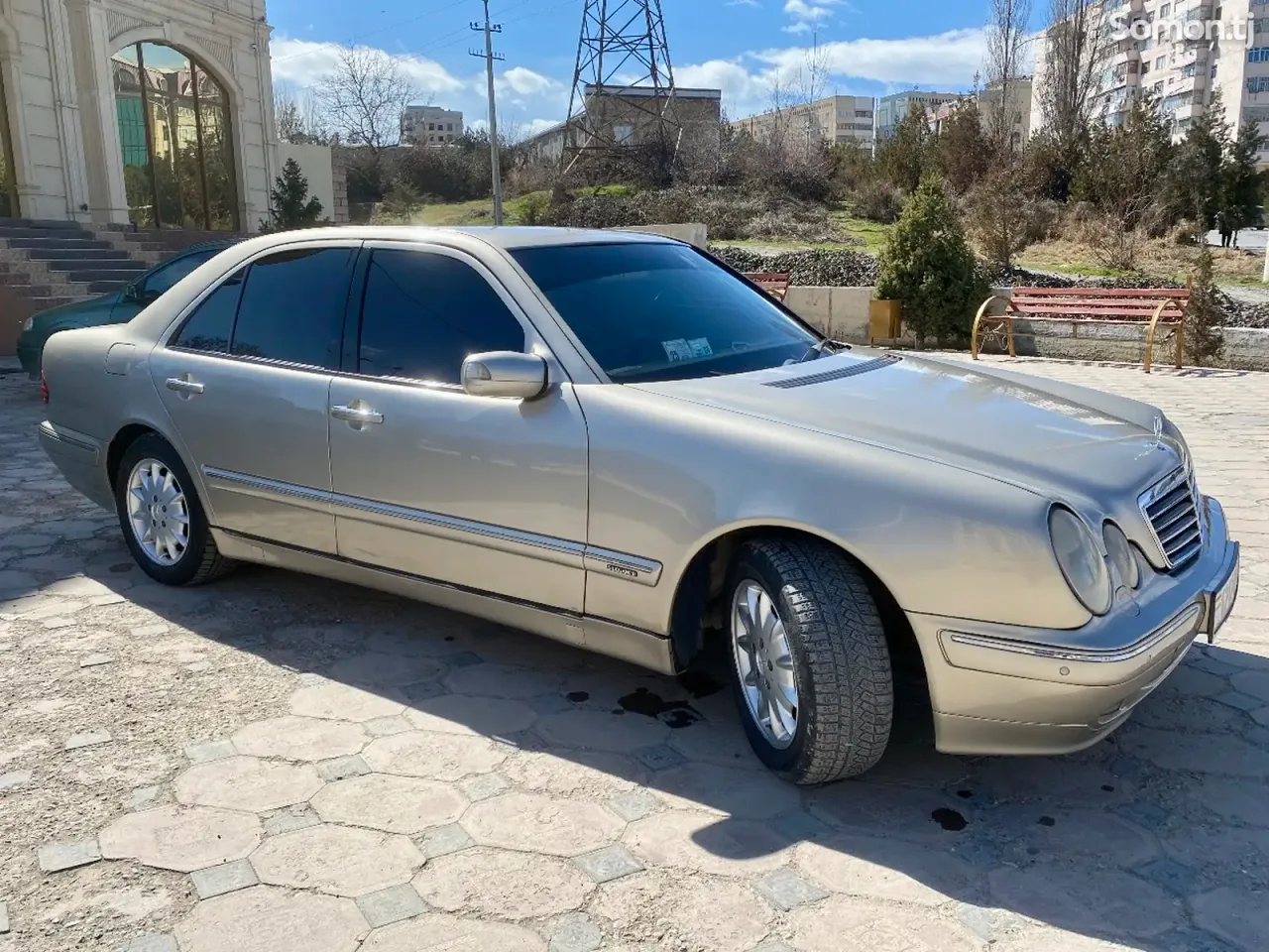 Mercedes-Benz E class 2000 · 3.2 AT