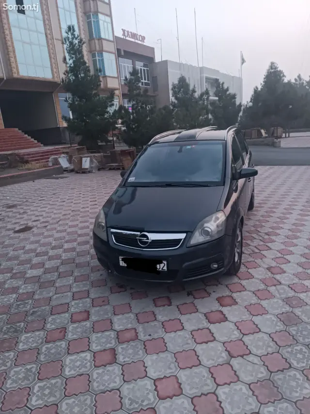 Opel Zafira 2006 · 2.2 AT