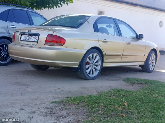 Hyundai Sonata 2003 · 2.0 MT