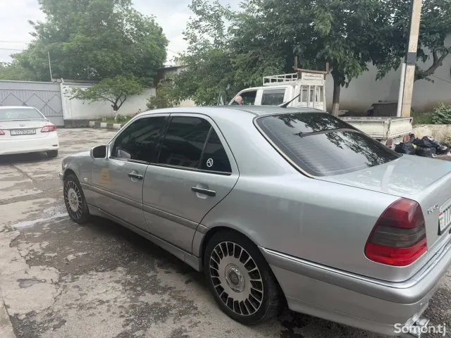 Mercedes-Benz C class 1998 · 3.2 AT