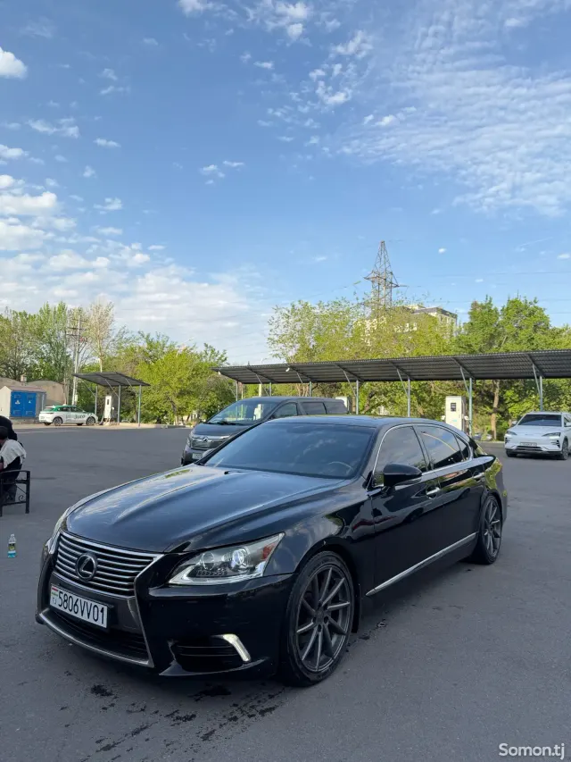 Lexus LS series 2014 · 4.6 AT