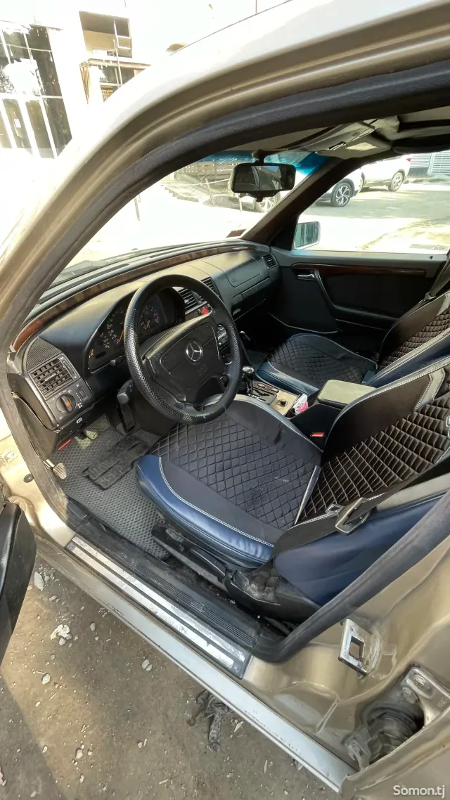 Mercedes-Benz C class 1995 · 2.0 AT