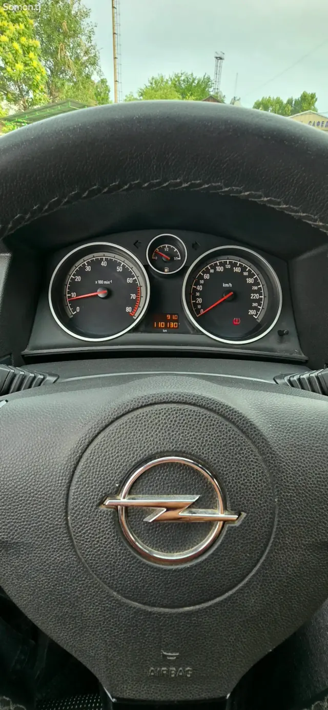 Opel Astra H 2009 · 1.8 MT