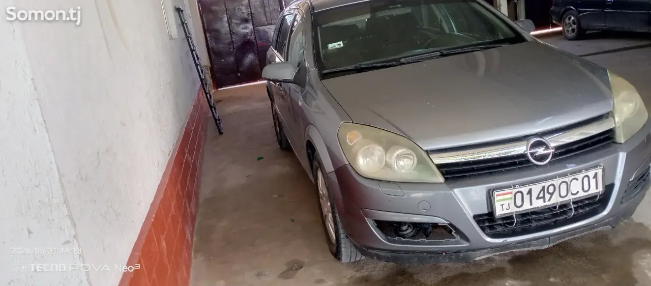 Opel Astra H 2006 · 1.6 MT