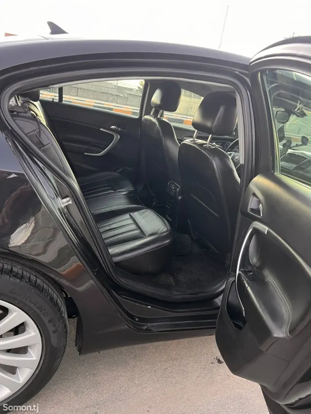 Opel Insignia 2012 · 2.0 AT