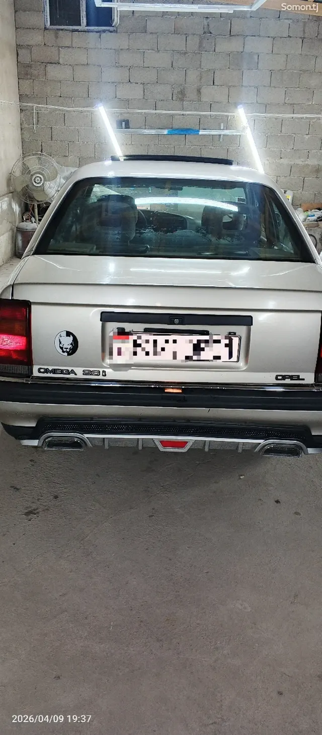 Opel Omega 1993 · 2.6 AT