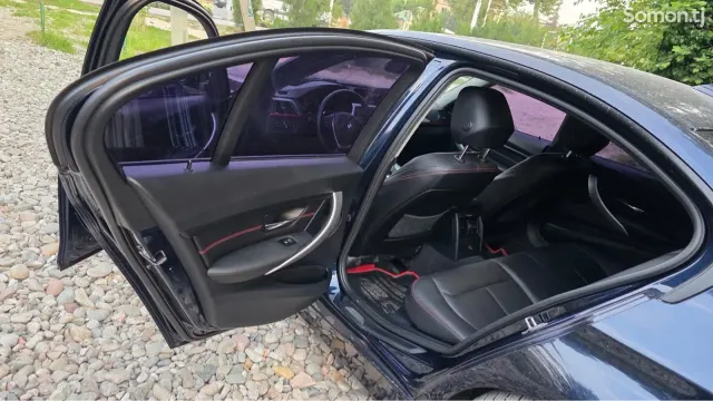 BMW 3 series 2015 · 2.0 AT
