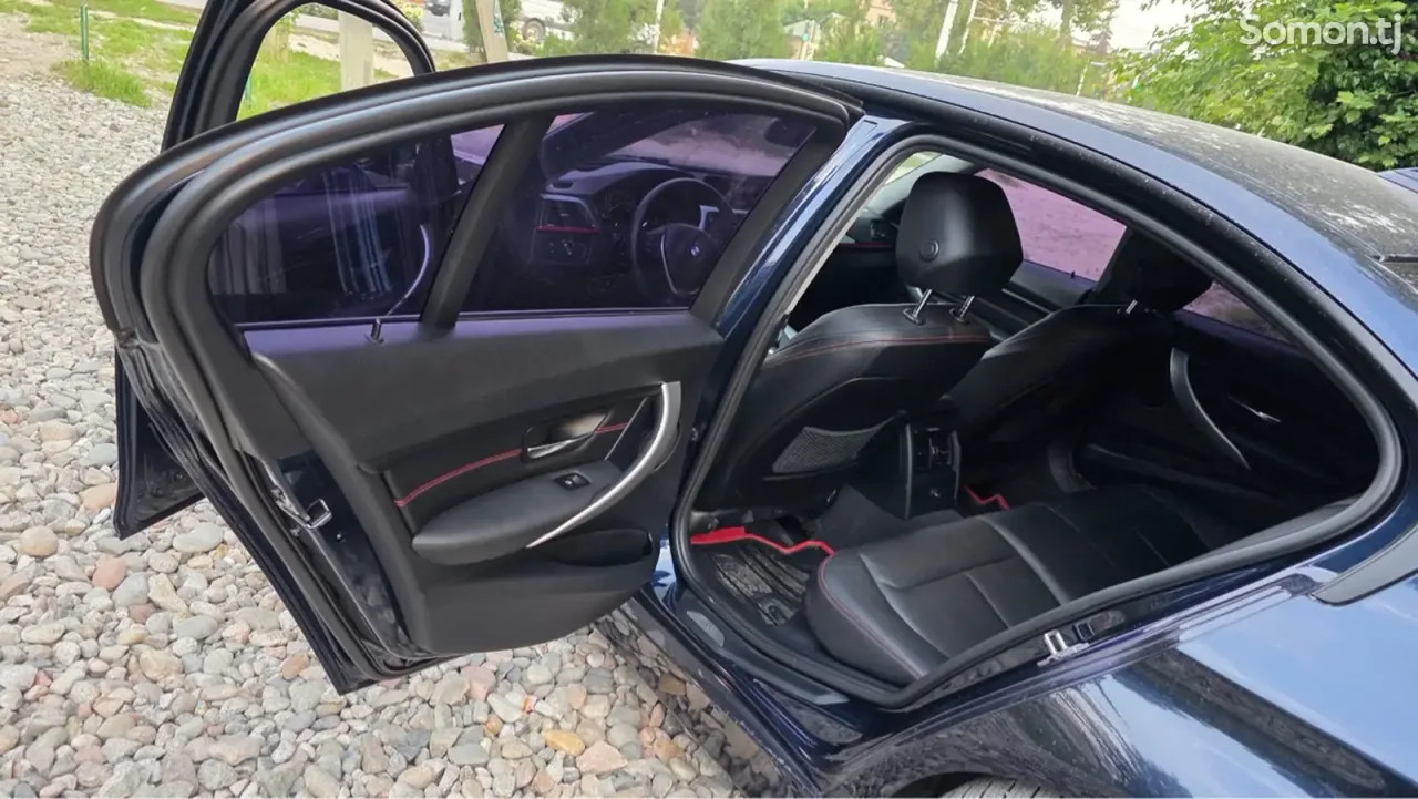 BMW 3 series 2015 · 2.0 AT