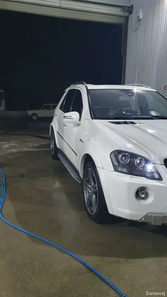 Mercedes-Benz ML class 2011 · 6.3 AT