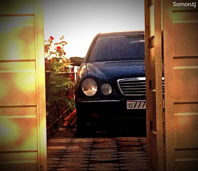 Mercedes-Benz E class 2002 · 2.8 AT