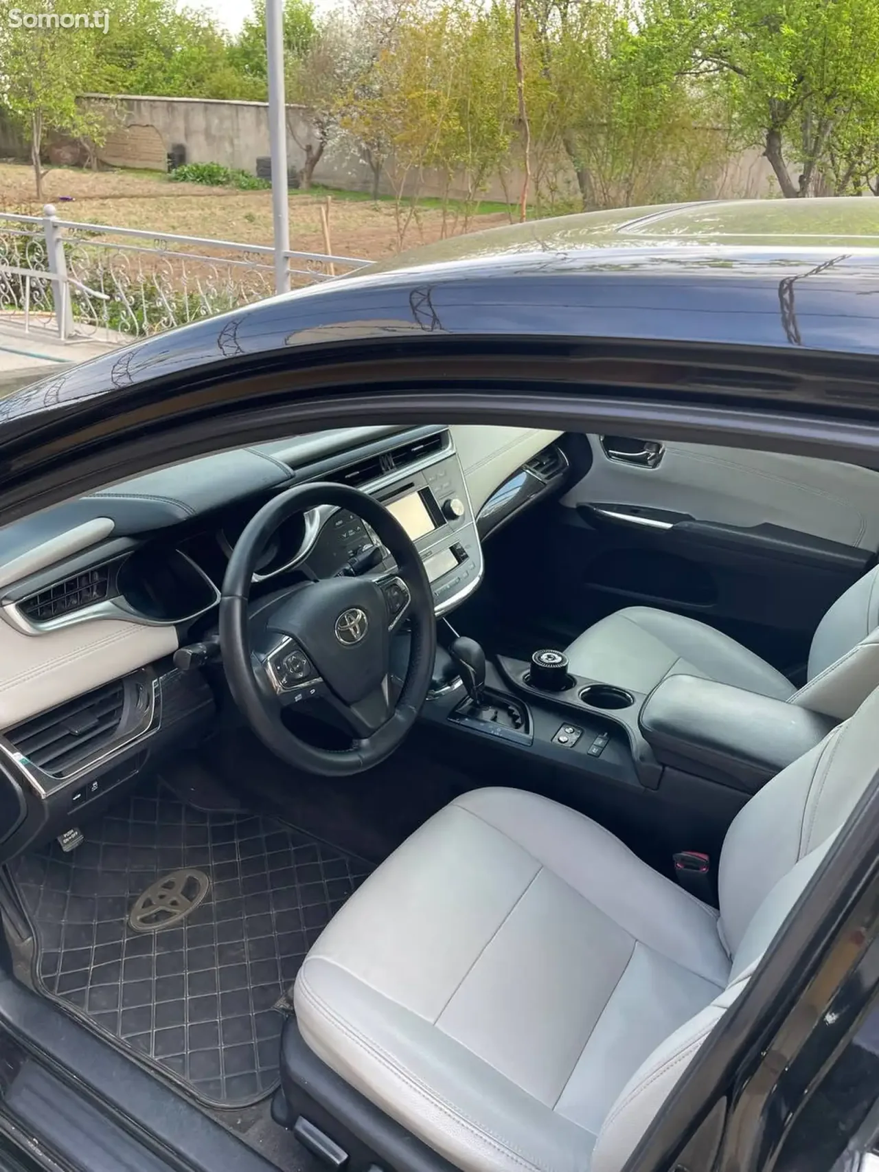 Toyota Avalon 2013 · 2.5 AT