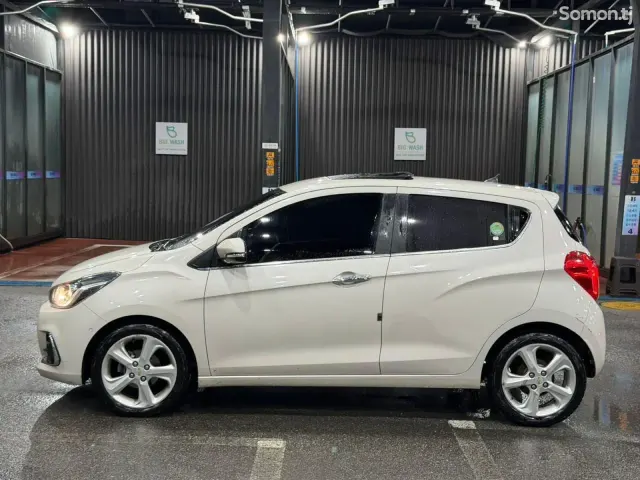 Chevrolet Spark 2016 · 1.0 AT