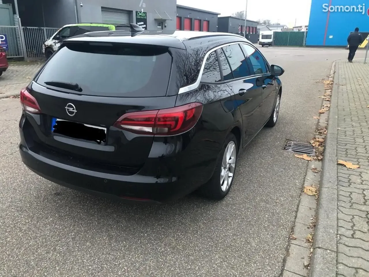 Opel Astra K 2017 · 1.6 AT
