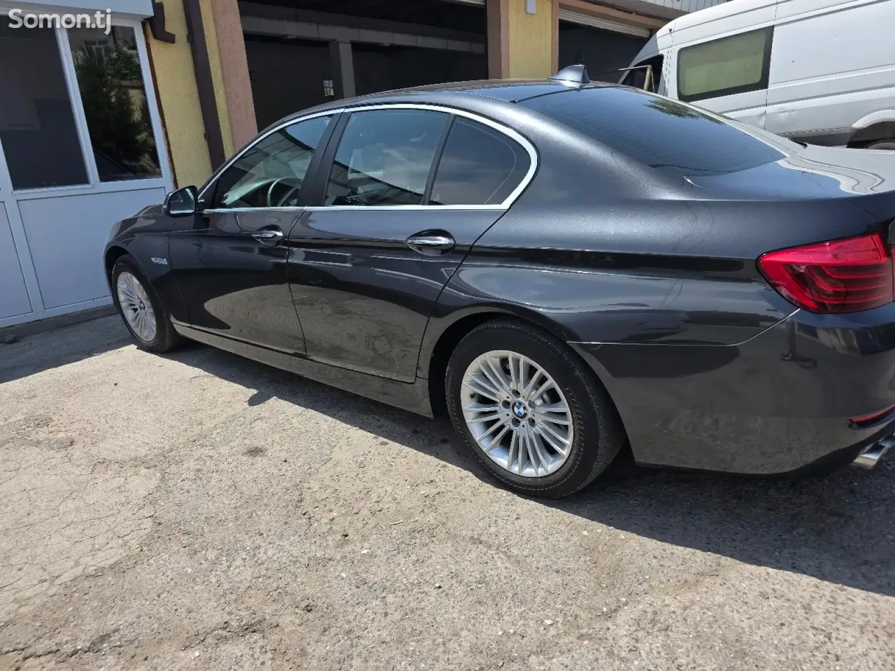 BMW 5 series 2014 · 2.0 AT