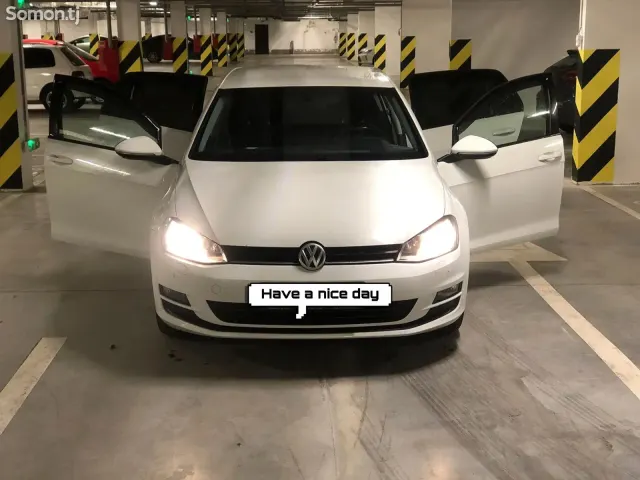 Volkswagen Golf 2014 · 1.2 MT