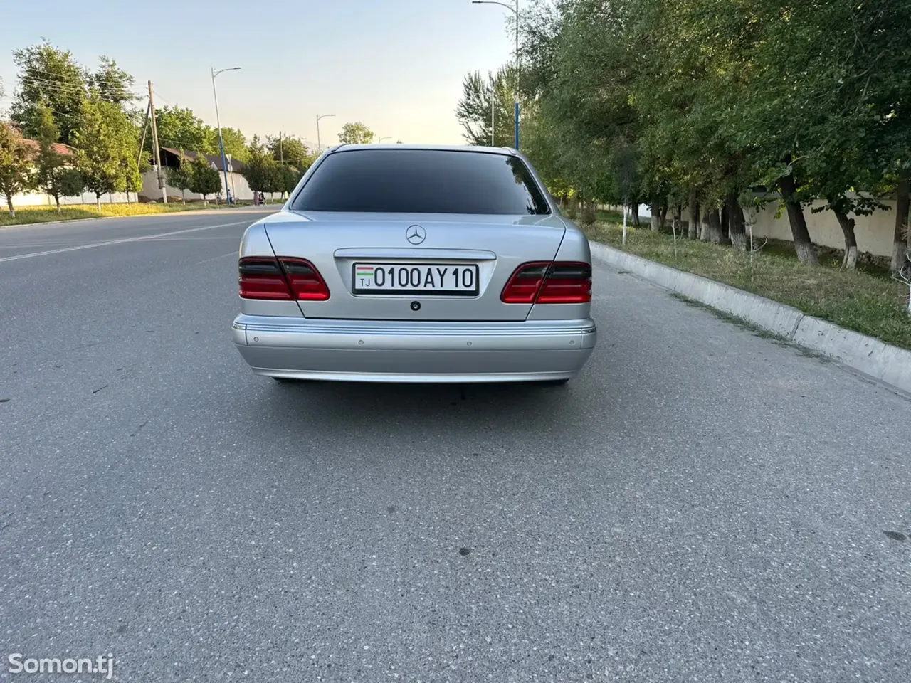 Mercedes-Benz E class 2002 · 3.2 AT