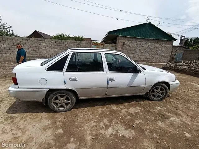 Daewoo Nexia 1995 · 1.5 MT