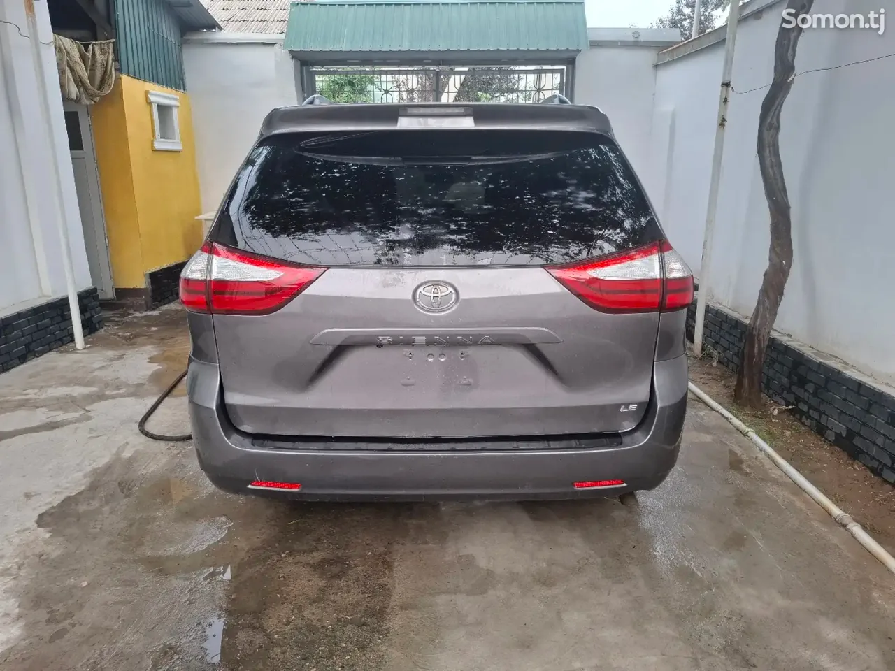 Toyota Sienna 2017 · 3.5 AT