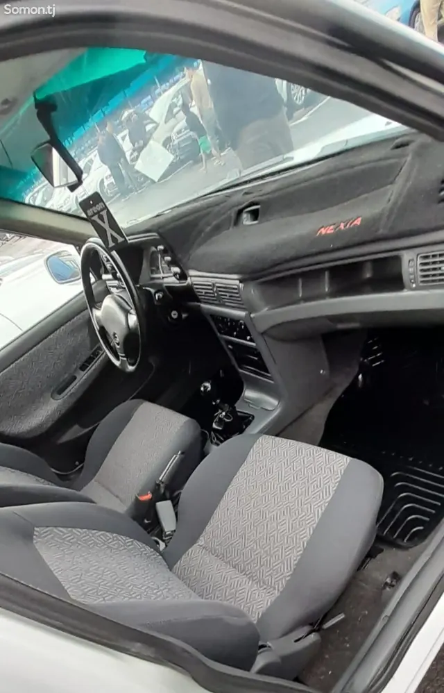 Daewoo Nexia 1995 · 1.5 MT