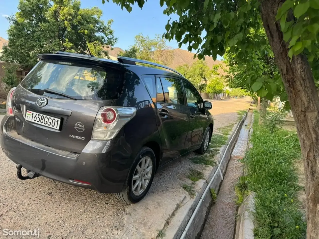 Toyota Verso 2009 · 2.2 MT