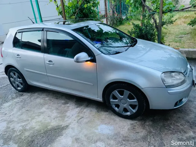 Volkswagen Golf 2010 · 2.0 AT