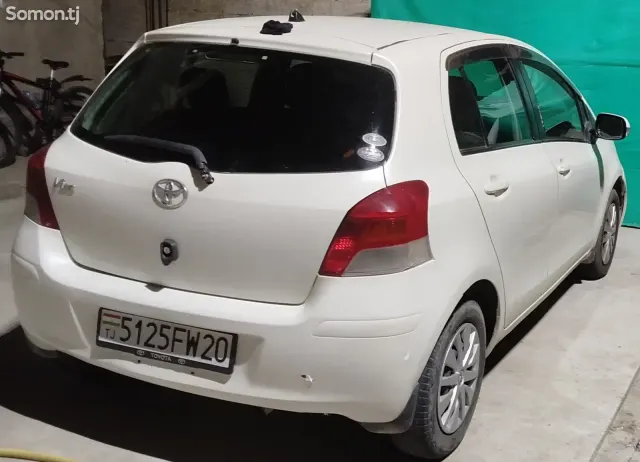 Toyota Vitz 2009 · 1.3 AT