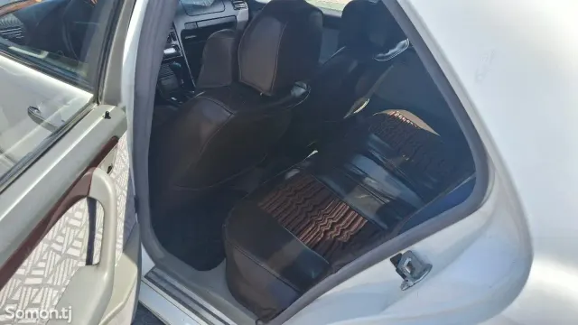Mercedes-Benz C class 1995 · 2.2 MT