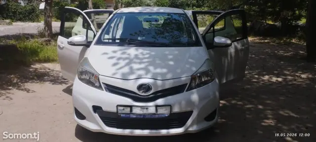 Toyota Vitz 2012 · 1.1 AT