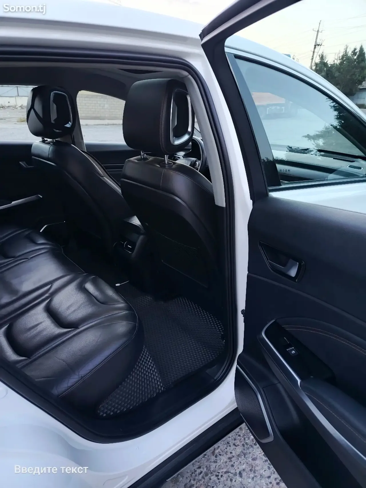 Hongqi E-HS3 2019 · 3.2 AT