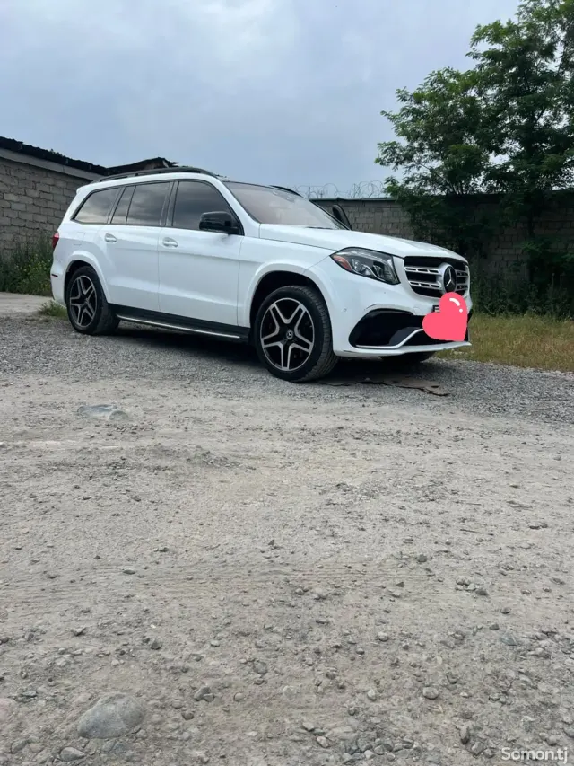 Mercedes-Benz GLS 2017 · 5.5 AT